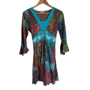 Wayan natural wear Colorful Bohemian V-Neck Dress With Flared Sleeves Size Med